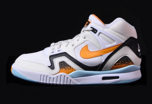 NIKE Air Tech Challenge 2