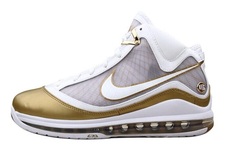 NIKE AIR MAX LEBRON VII