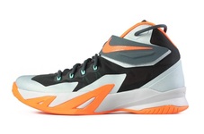 NIKE LeBron Soldier 8