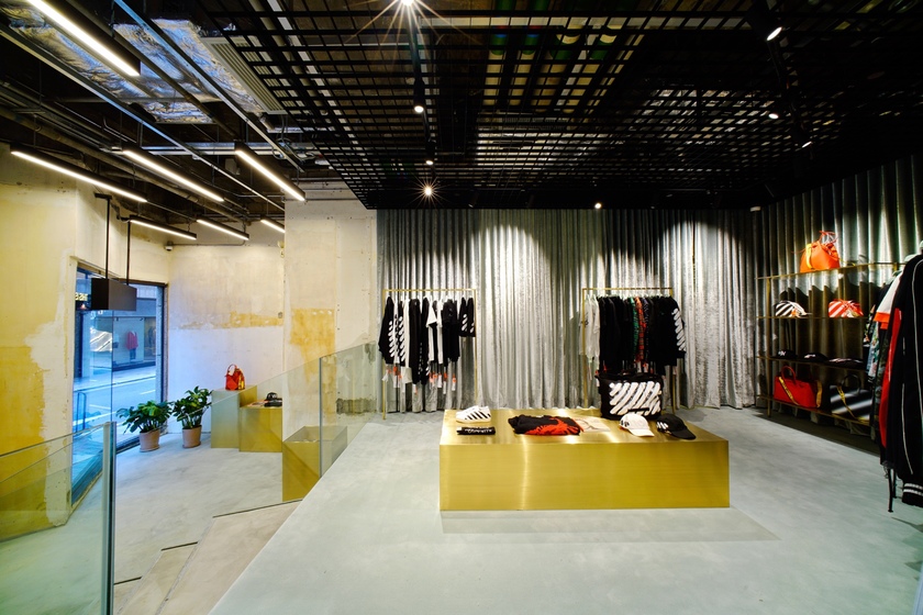 OFF-WHITE香港中环专门店开业 | 当客|球鞋资