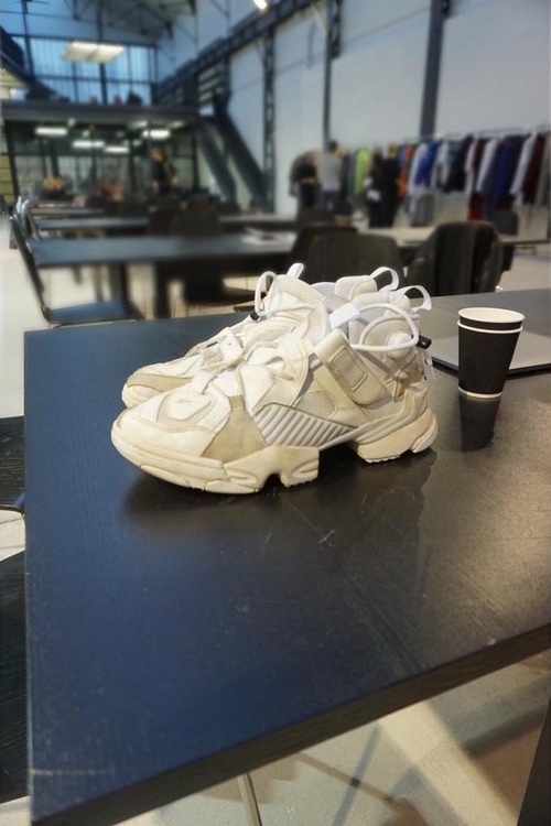 http-%2F%2Fcn.hypebeast.com%2Ffiles%2F2017%2F06%2Fvetements-reebok-2017-fall-winter-pump-release-soon-11.jpg