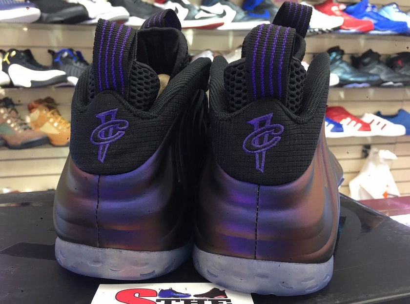 nike-air-foamposite-one-eggplant-314996-008-2.jpg
