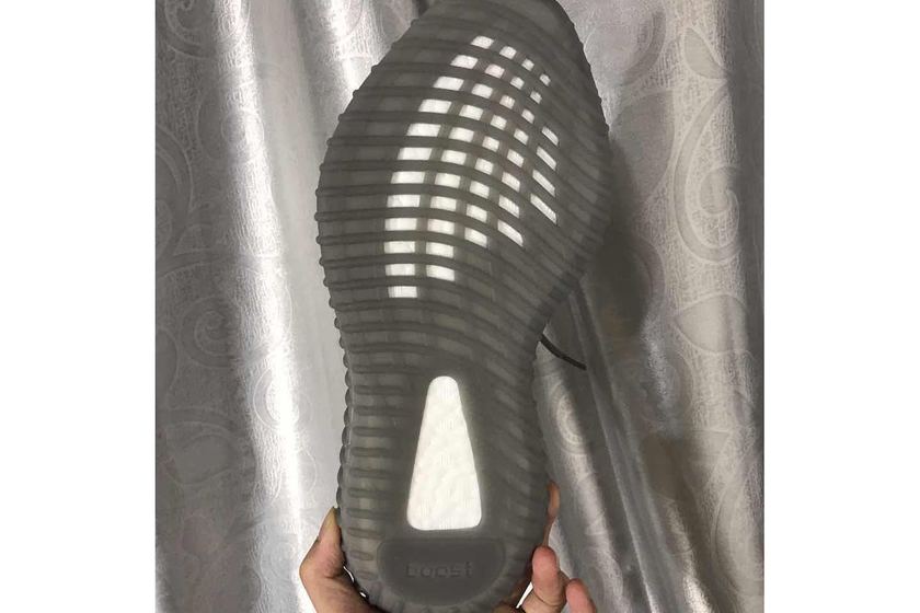 http-%2F%2Fcn.hypebeast.com%2Ffiles%2F2017%2F06%2Fyeezy-boost-350-v2-beluga-2-0-more-details-3.jpg