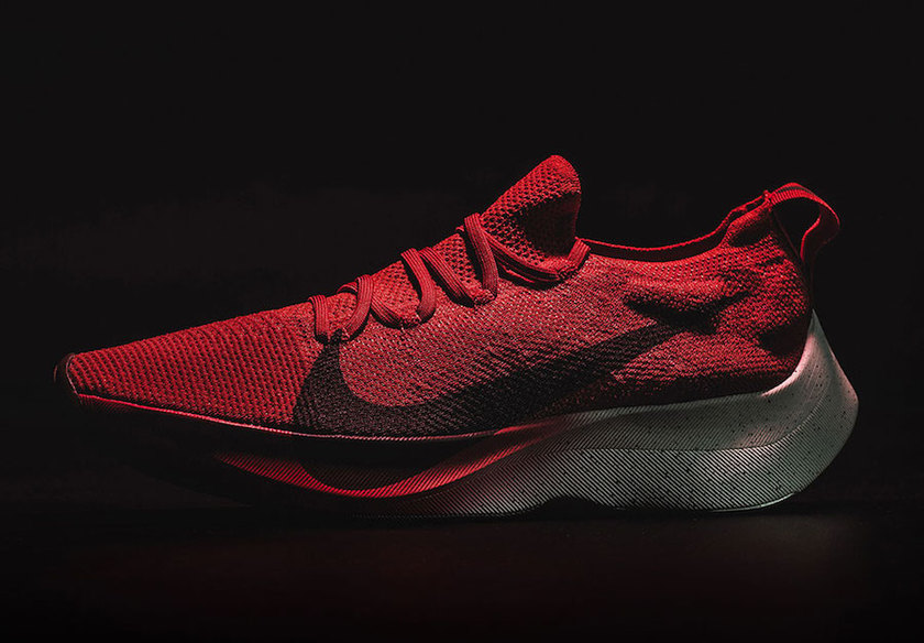 nike-vapor-street-flyknit-university-red-dark-team-red-infrared-23-aq1763-600.jpg
