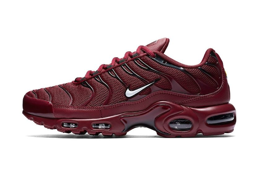 nike-air-max-plus-team-red-1.jpg