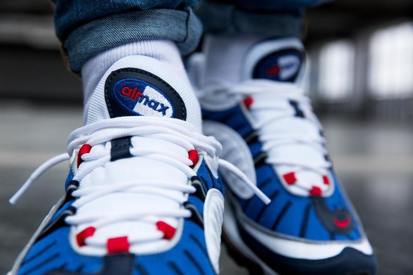 airmax-98-on-feet-2.jpg