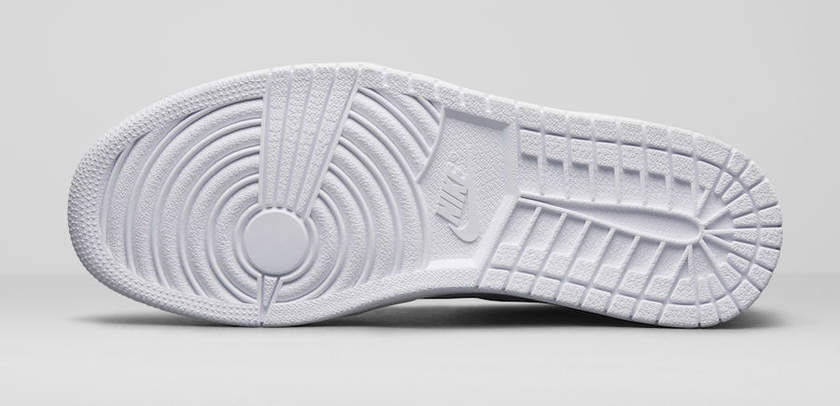 Off-White-Air-Jordan-1-White-AQ0818-100-Release-Date-Outsole.jpg