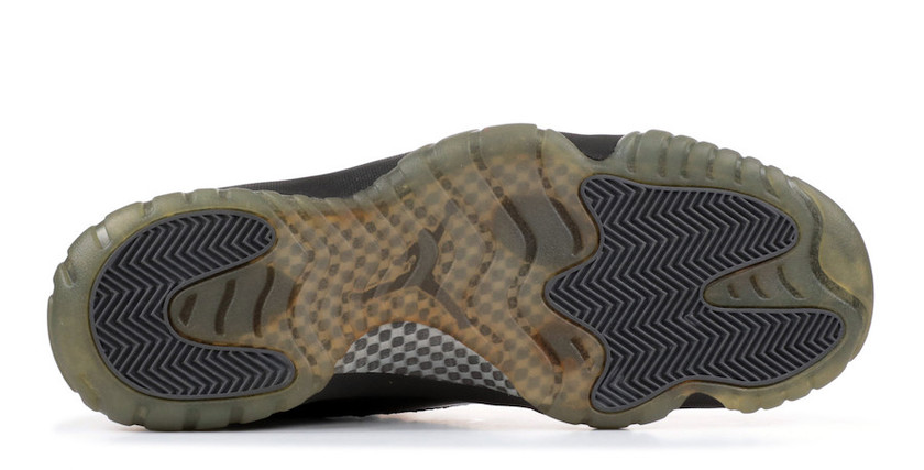Blackout-Air-Jordan-11-Release-Date-2010-Outsole.jpg