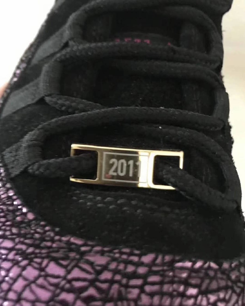 Air-Jordan-11-Low-Think-1-Black-Purple-AR5149-005-Tongue.jpg