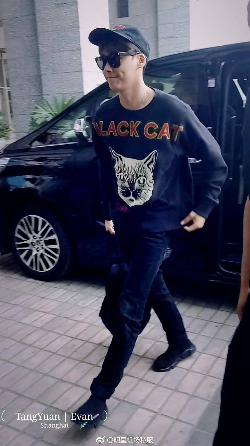 他抢先上脚了李宁蝴蝶鞋!男明星最近穿什么?