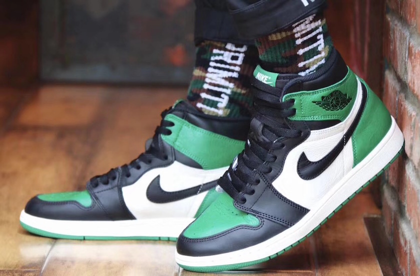 Air-Jordan-1-Pine-Green-On-Feet.jpg
