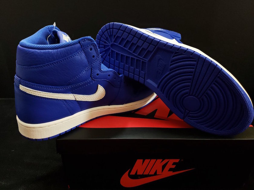 Air-Jordan-1-He-Got-Game-Hyper-Royal-Outsole.jpg