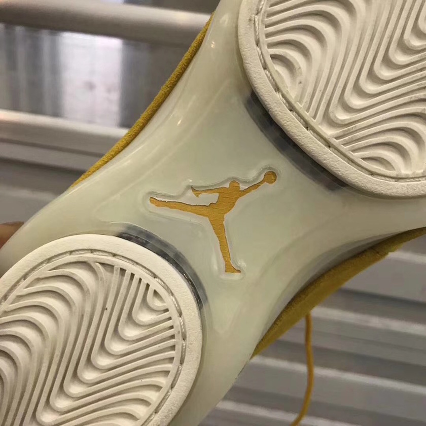 Air-Jordan-18-Yellow-Suede-Sole.jpg