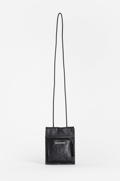 balenciaga-fall-winter-2018-shoulder-bag-release-005.jpg