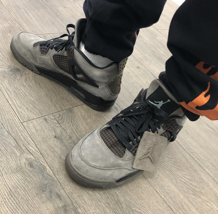 Travis-Scott-Air-Jordan-4-Olive-Red-Nike-Air.jpg
