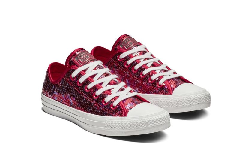 https-2F2Fhypebeast.com2Fwp-content2Fblogs.dir2F62Ffiles2F20182F102Fconverse-after-party-sequins-glitter-chuck-70-one-star-3-1024x683.jpg