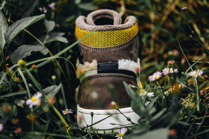 Air-Jordan-1-High-WMNS-2.jpg