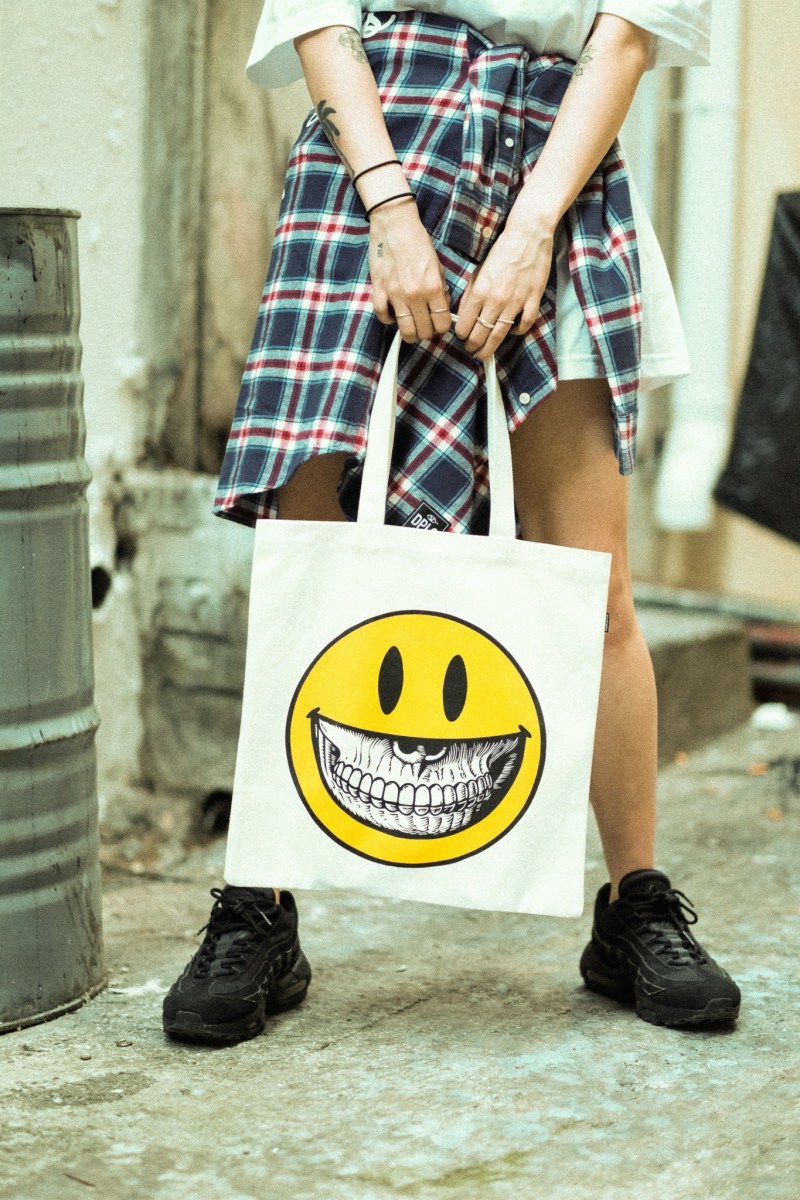 Ron English x Deep Lifestyles Supply Co. æ¨åºäºæ´²é¦åæé£¾è¯ä¹