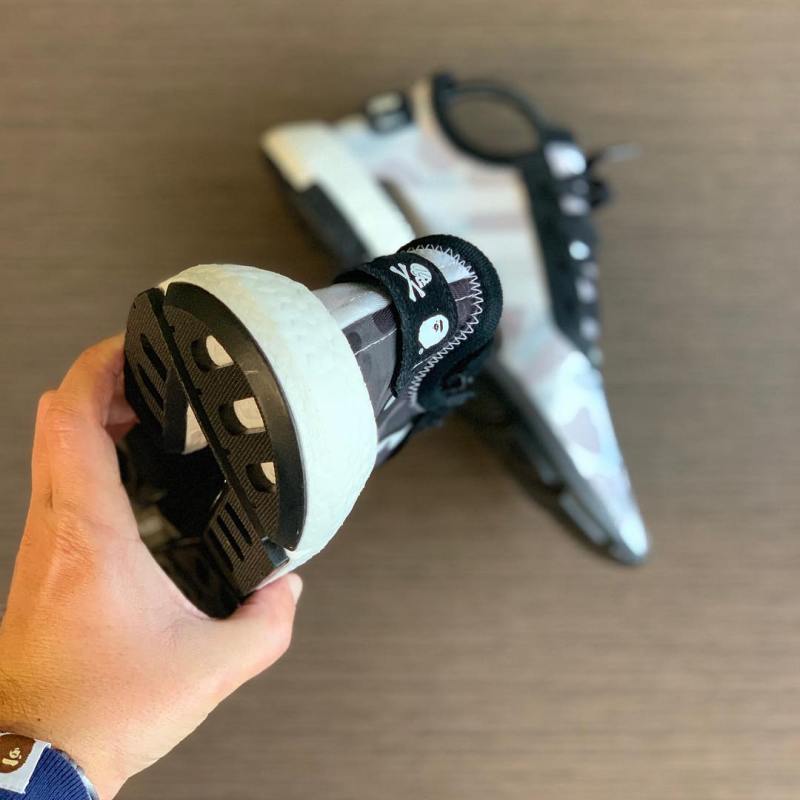 A BATHING APEÂ:registered: x NEIGHBORHOOD x adidas Originals ä¸æ¹è¯å POD-S3.1 æ´å¤å¯¦ç:copyright:è«ç§æå