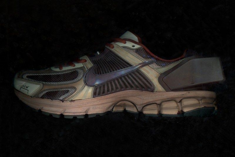 Nike x A-COLD-WALL* å¨æ°æ£è²ç Zoom Vomero +5 è«ç§éåº