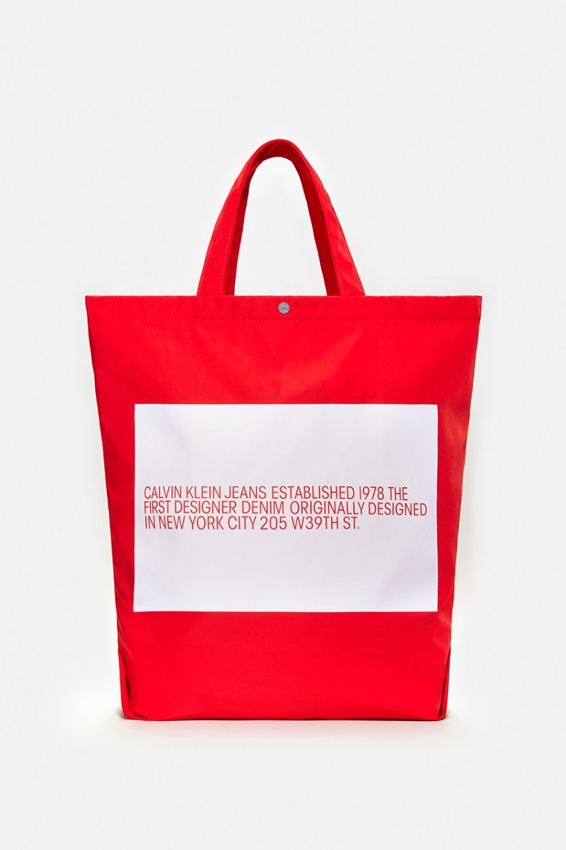 CALVIN KLEIN JEANS æ¯ç· EST. 1978 å¨æ°ç³»åä¸æ¶