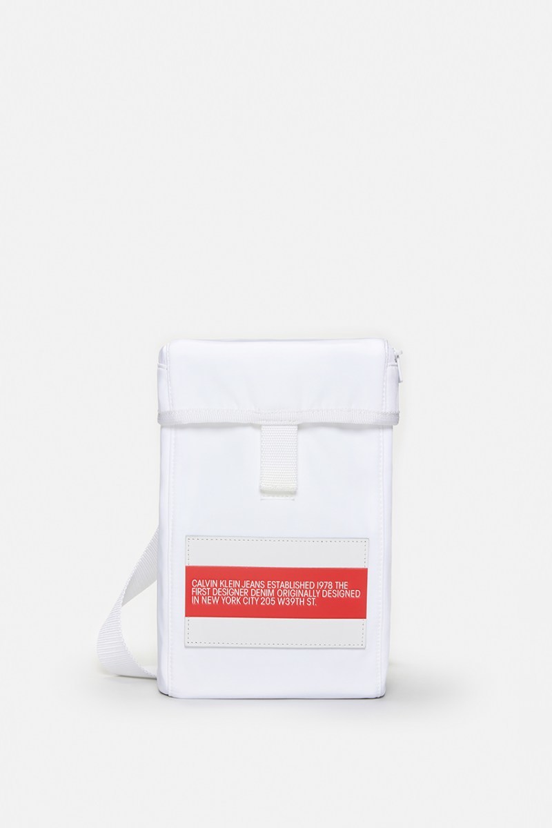 CALVIN KLEIN JEANS æ¯ç· EST. 1978 å¨æ°ç³»åä¸æ¶