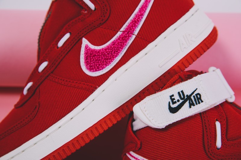 è¿è³ Emotionally Unavailable x Nike å¨æ°è¯å Air Force 1 High