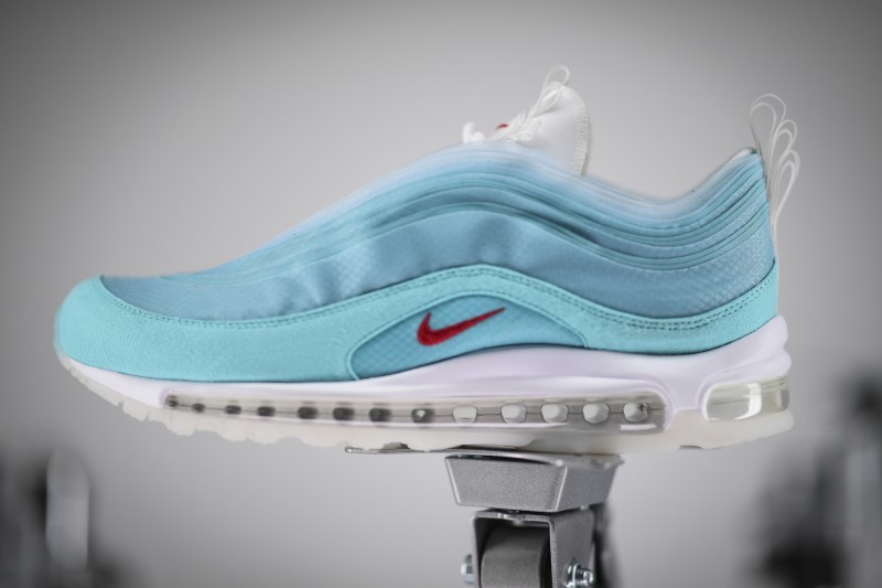 Nike: On Air å
¨çè¨è¨å¤§è³½ç²åè
æçµä½åè¨è¨æ£å¼ææ