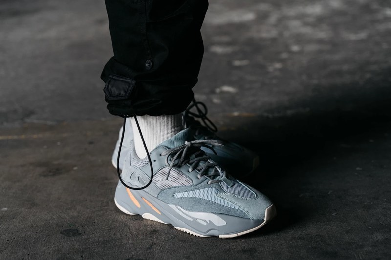 æ¶åé è¦½ YEEZY BOOST 700 å¨æ°éè²ãInertiaãææ°ä¸è³åè¼¯
