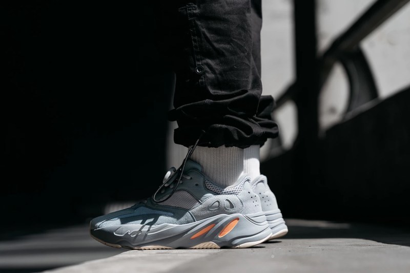 æ¶åé è¦½ YEEZY BOOST 700 å¨æ°éè²ãInertiaãææ°ä¸è³åè¼¯