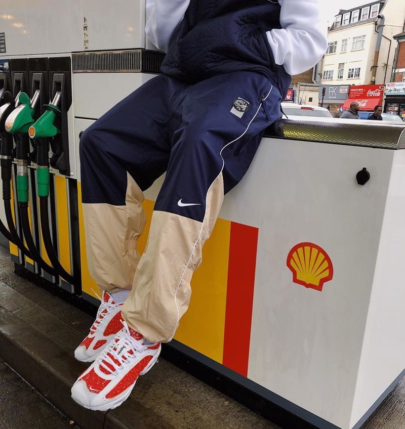 Supreme x Nike å¨æ°è¯å Air Max Tailwind 4 ç´è²çæ¬æå