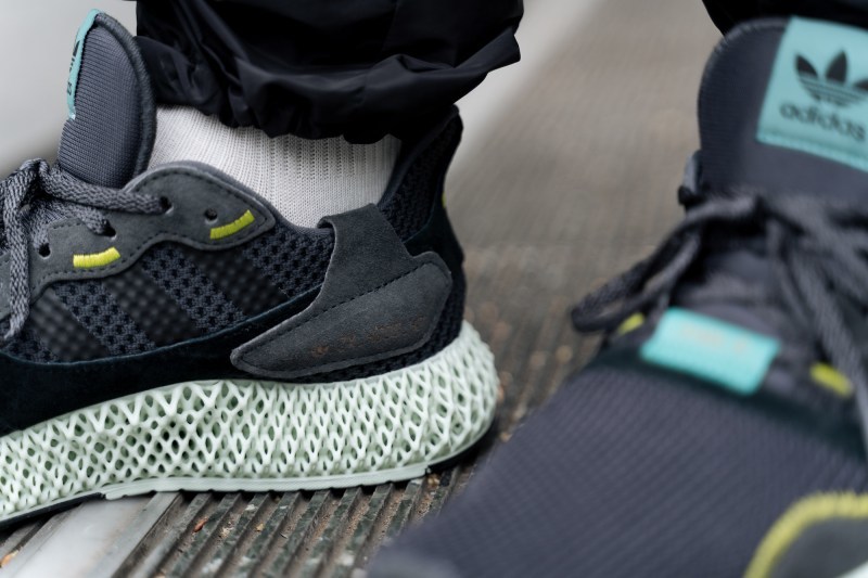 æ¶åé è¦½ adidas ZX 4000 4D å¨æ°ãCarbonãéè²