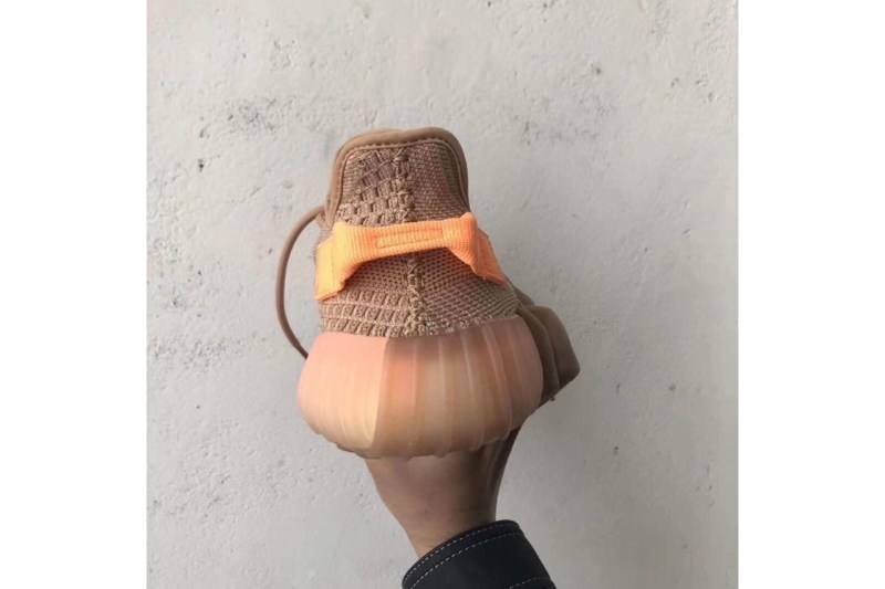 æ¶åé è¦½ YEEZY BOOST 350 V2 å¨æ°ãClayãéè²