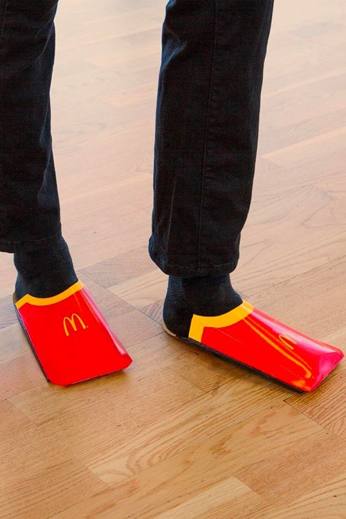 åè´æ¬ Balenciagaï¼McDonald's æå°æ¨åºãè¯æ¢çéã