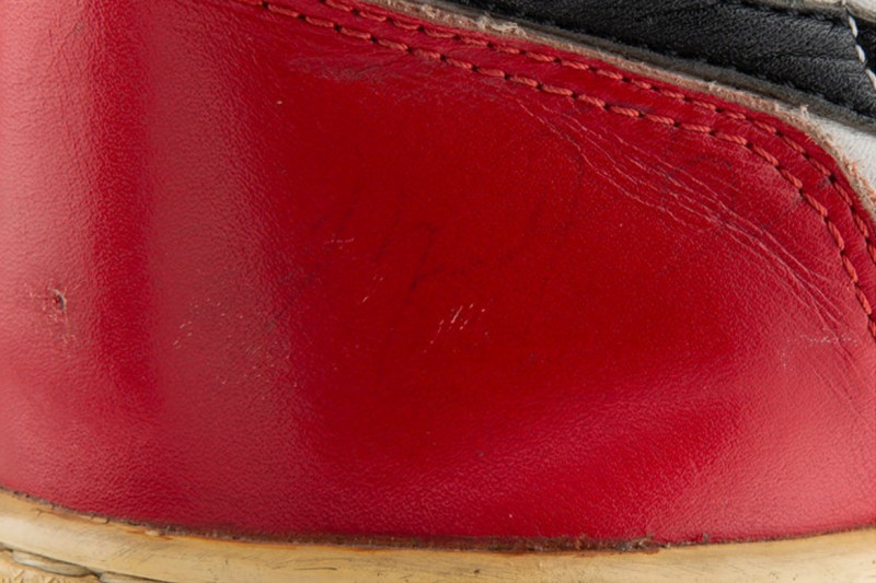 Michael Jordan 1985 年實ç Air Jordan 1ãBlack Toeãå±éæè³£