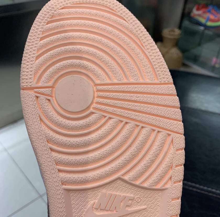 Air Jordan 1é«OG深红è²è°é»è²555088-081å叿¥æ