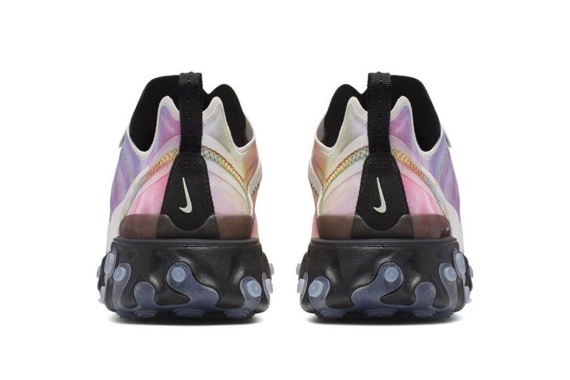 æ¢åé¢è§ Nike React Element 55 å¨æ°ç´:registered:æéè² 