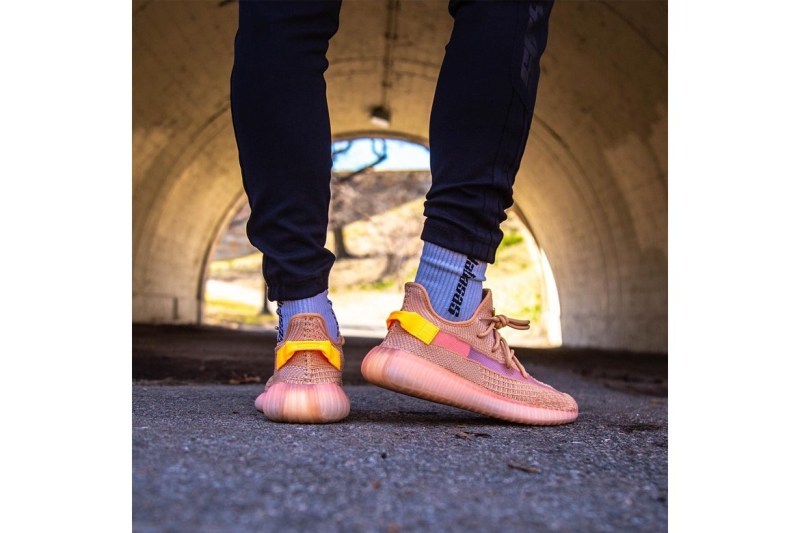 YEEZY BOOST 350 V2 å¨æ°éè²ãClayãä¸è³é è¦½