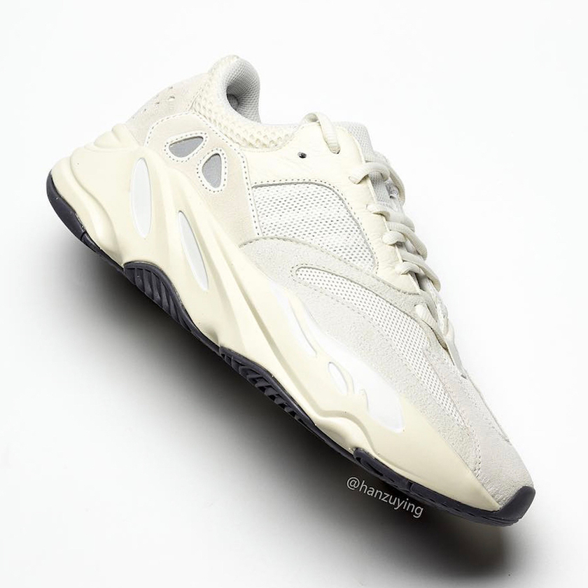 adidas Yeezy Boost 700æ¨¡æEG7596åå¸æ¥æ