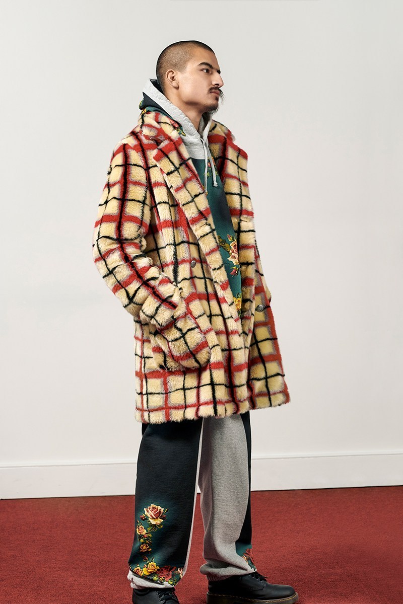 Supreme x Jean Paul Gaultier 2019 æ¥å¤è¯åç³»åæ£å¼ç¼ä½