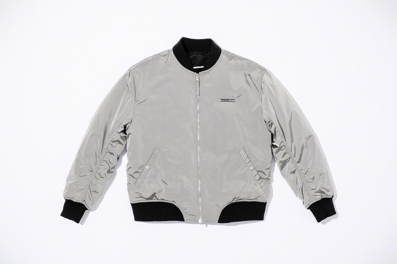 Supreme x Jean Paul Gaultier 2019 æ¥å¤è¯åç³»åæ£å¼ç¼ä½