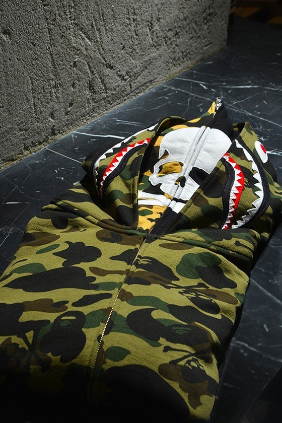 mastermind vs A BATHING APEÂ:registered: 2019 å¹´å夿°åéåº