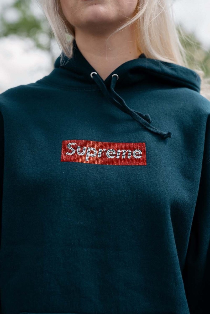 çåè¿è¦½ Supreme x SwarovskiÂ:registered: 25 é±å¹´ç´å¿µç³»å