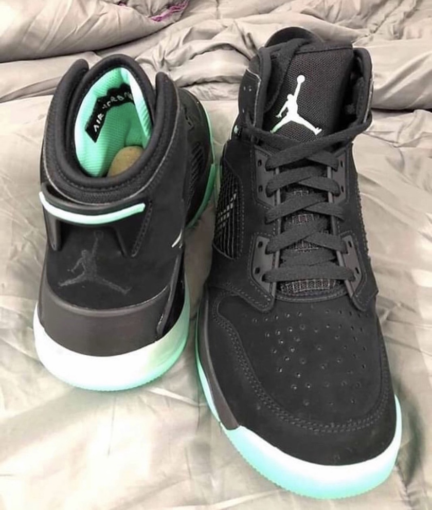 Jordan Mars 270 Green Glow in the Dark CD7070-003 Release Date