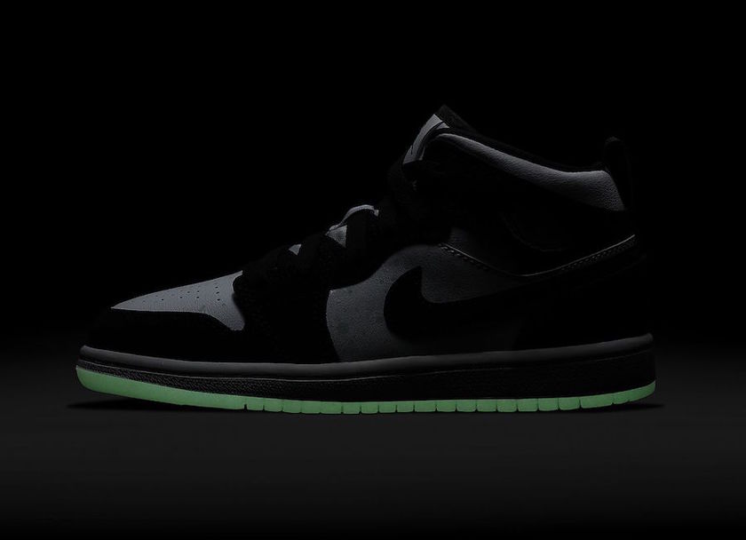 Air Jordan 1 Mid SE GSå¨é»æä¸­åå