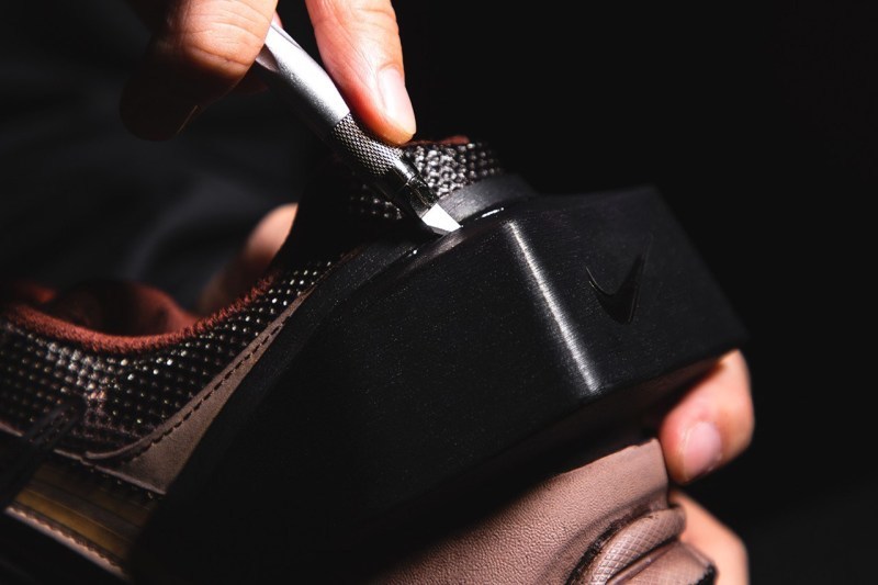 ç¨å:registered:¶è¿è³ A-COLD-WALL* x Nike è¯ä¹ Zoom Vomero +5ãSolarisedã