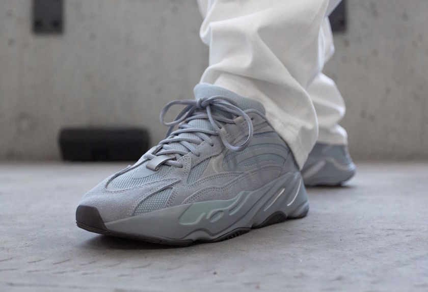 adidas Yeezy Boost 700 V2 FV8424å»é¢Blue On-Feet