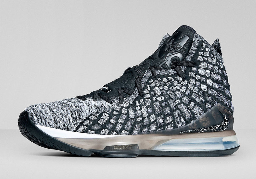 耐克勒布朗17黑白色