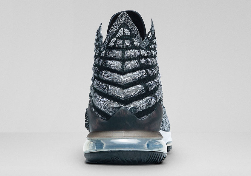 耐克勒布朗17黑白色