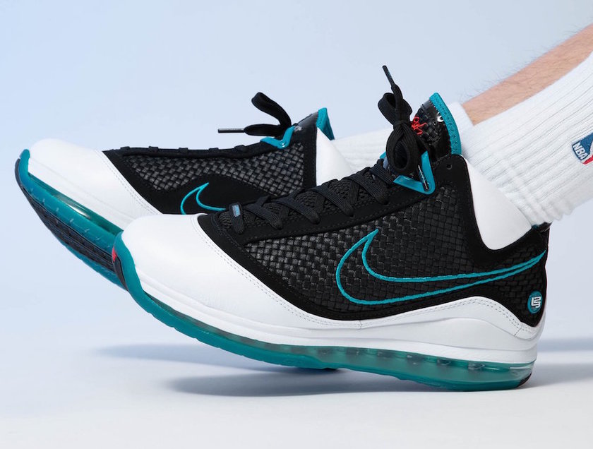 Nike LeBron 7 Red Carpet Retro CU5133-100 2019发售日期